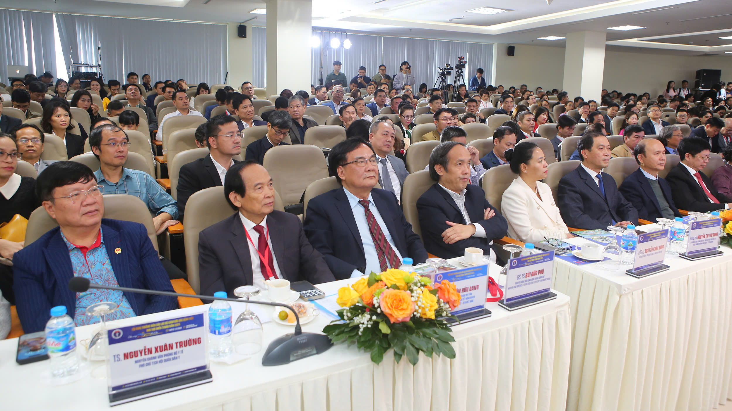 Chat GPT g&acirc;y &aacute;p lực g&igrave; cho lực lượng y tế?- Ảnh 3.