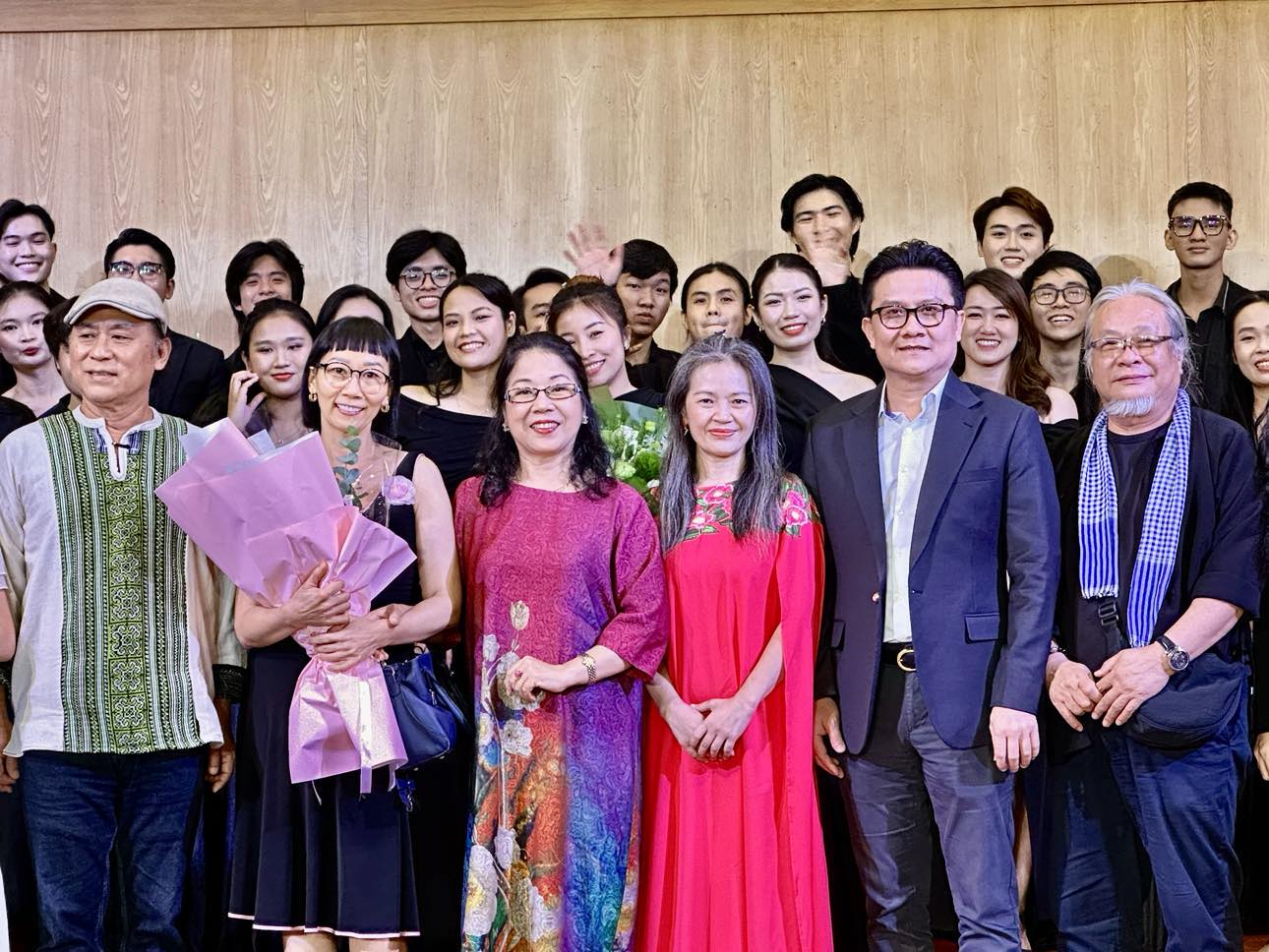 Tạ Minh T&acirc;m, &Aacute;nh Tuyết x&uacute;c động trước th&agrave;nh quả học tr&ograve; của NSƯT Phạm Thế Vĩ- Ảnh 3.