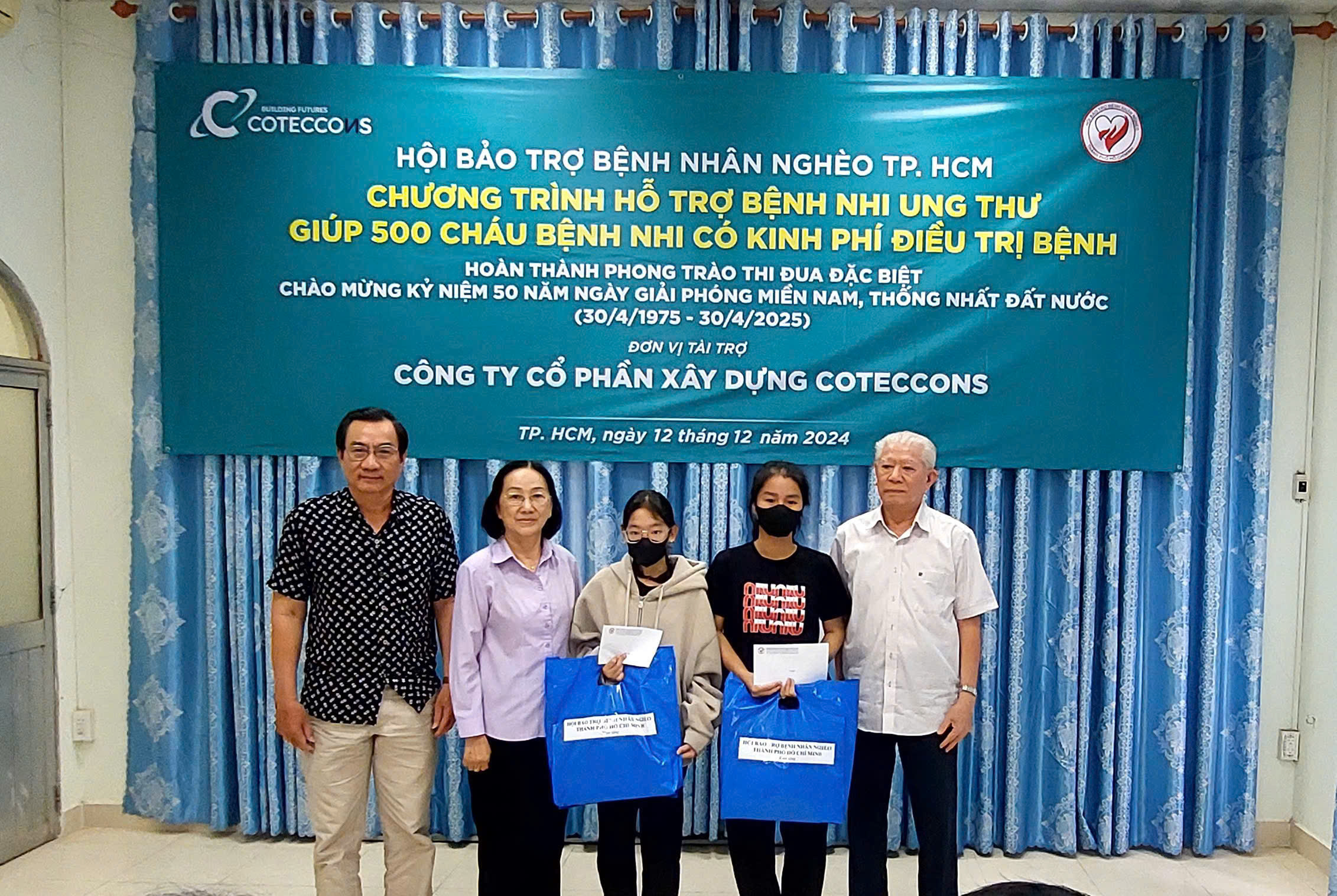 Các nhà tài trợ giúp điều trị 500 bệnh nhi ung thư- Ảnh 1.