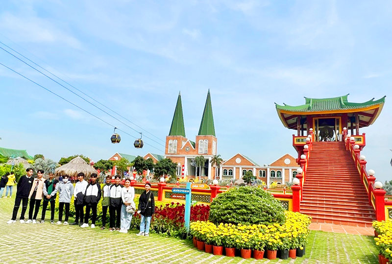 Chuyển nhượng cổ phần gắn liền dự án sinh lợi KDL Văn hóa tâm linh Bà Chúa Xứ - Cáp treo núi Sam- Ảnh 3.