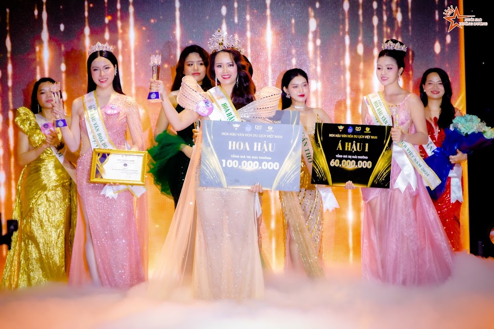 Tân Hoa hậu văn hóa du lịch Việt Nam 2024 là ai?
- Ảnh 2.