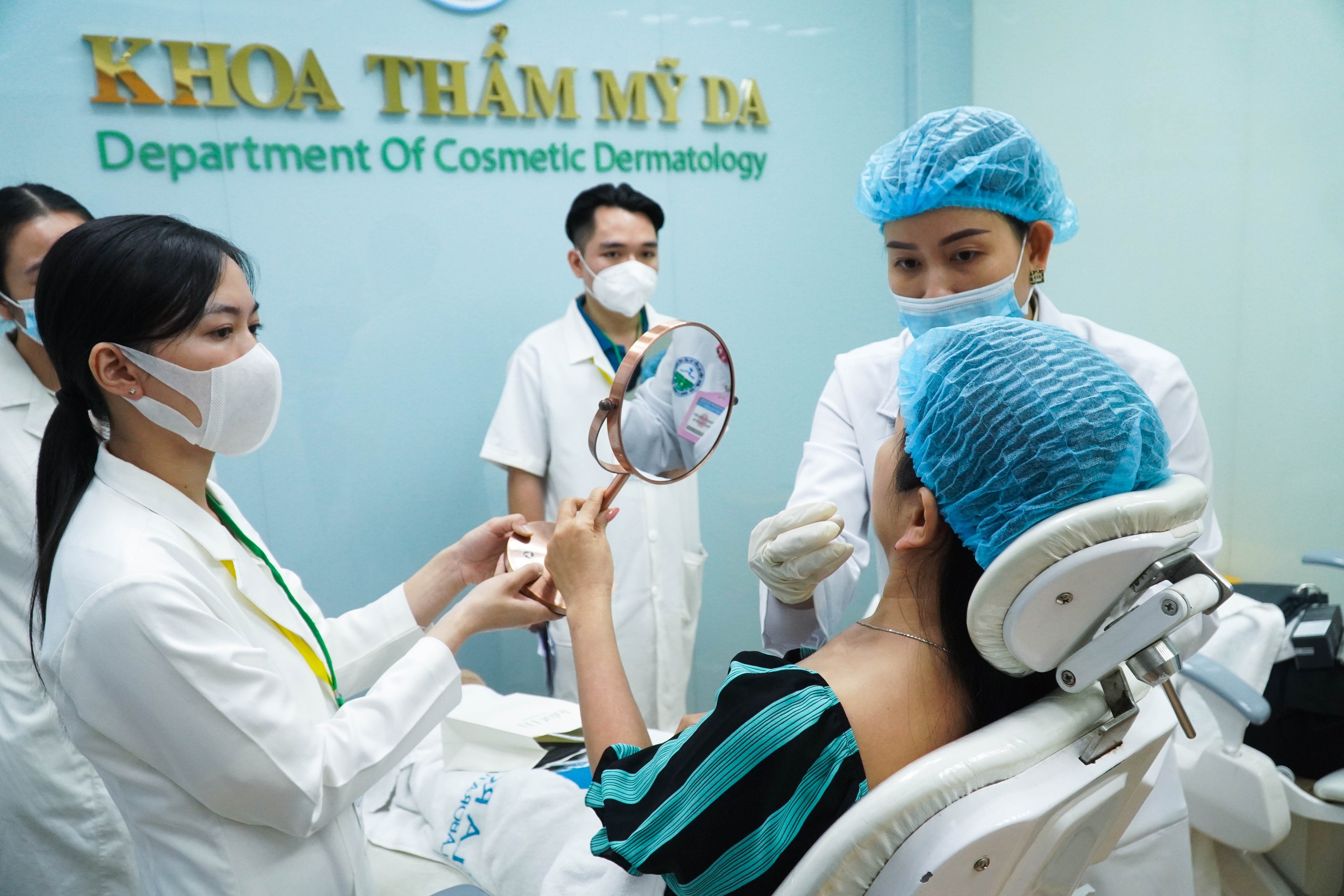 Xu hướng l&agrave;m "tai Phật" cầu lộc đ&oacute;n Tết gia tăng- Ảnh 5.