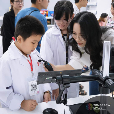 &Yacute; Nhi khuyến kh&iacute;ch bạn nhỏ tham gia chuỗi hoạt động trải nghiệm thực tế, r&egrave;n luyện kỹ năng, x&acirc;y dựng v&agrave; tr&igrave;nh b&agrave;y &yacute; tưởng