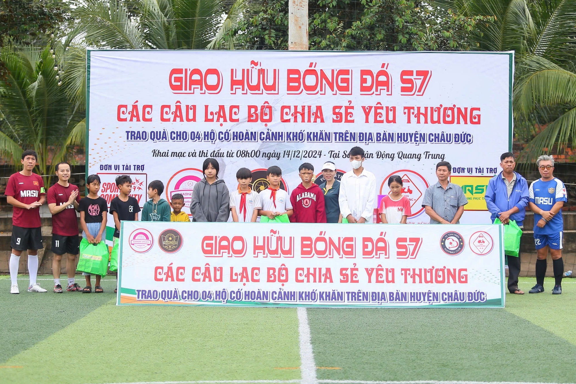 Trận đấu thiện nguyện quy&ecirc;n g&oacute;p, tặng qu&agrave; người ngh&egrave;o ở B&agrave; Rịa - Vũng T&agrave;u- Ảnh 1.