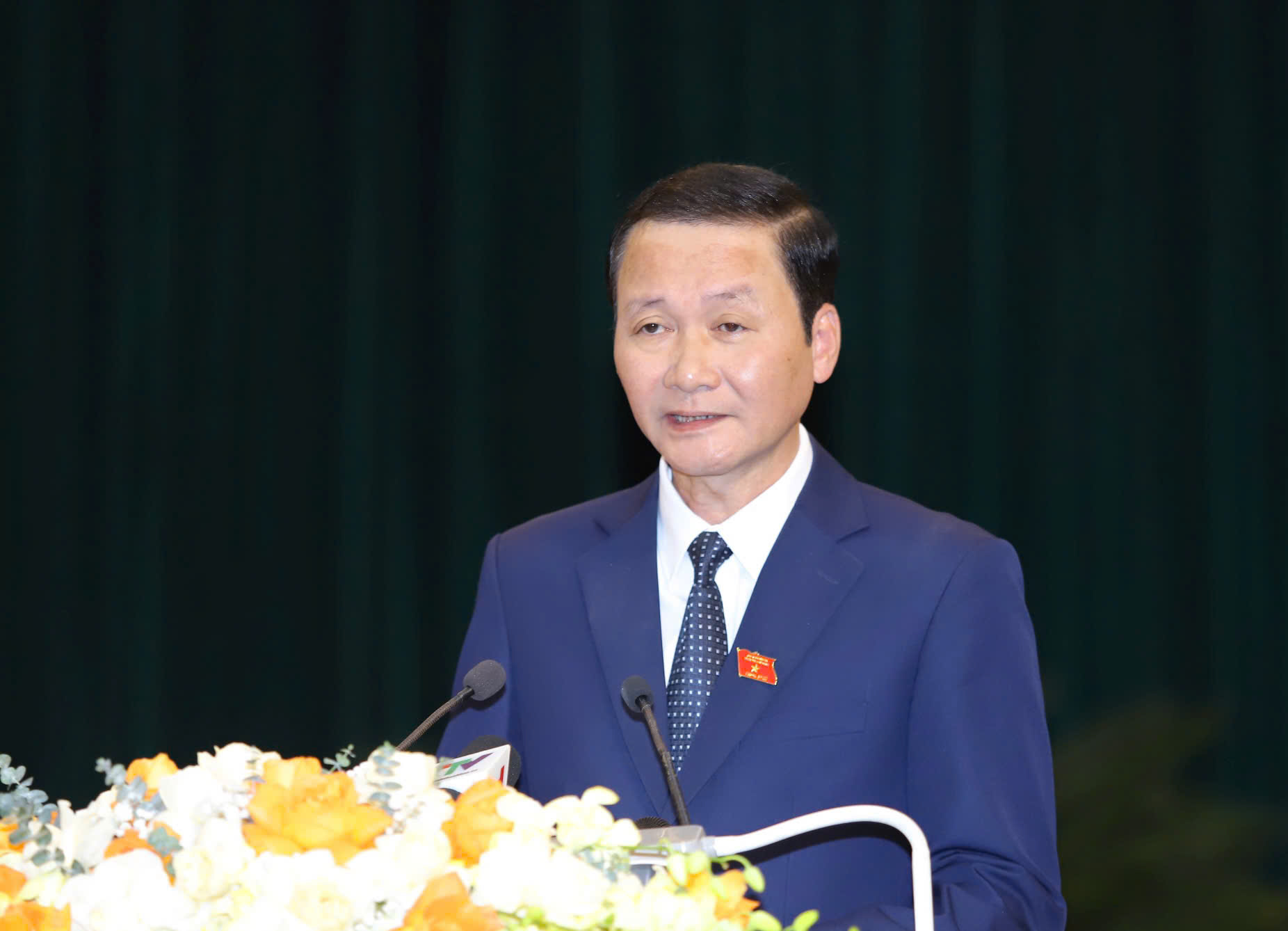 Chủ tịch tỉnh Thanh H&oacute;a n&oacute;i về đội b&oacute;ng xứ Thanh: "Tỉnh c&ograve;n ngh&egrave;o, c&agrave;ng đ&aacute; c&agrave;ng hay"- Ảnh 1.