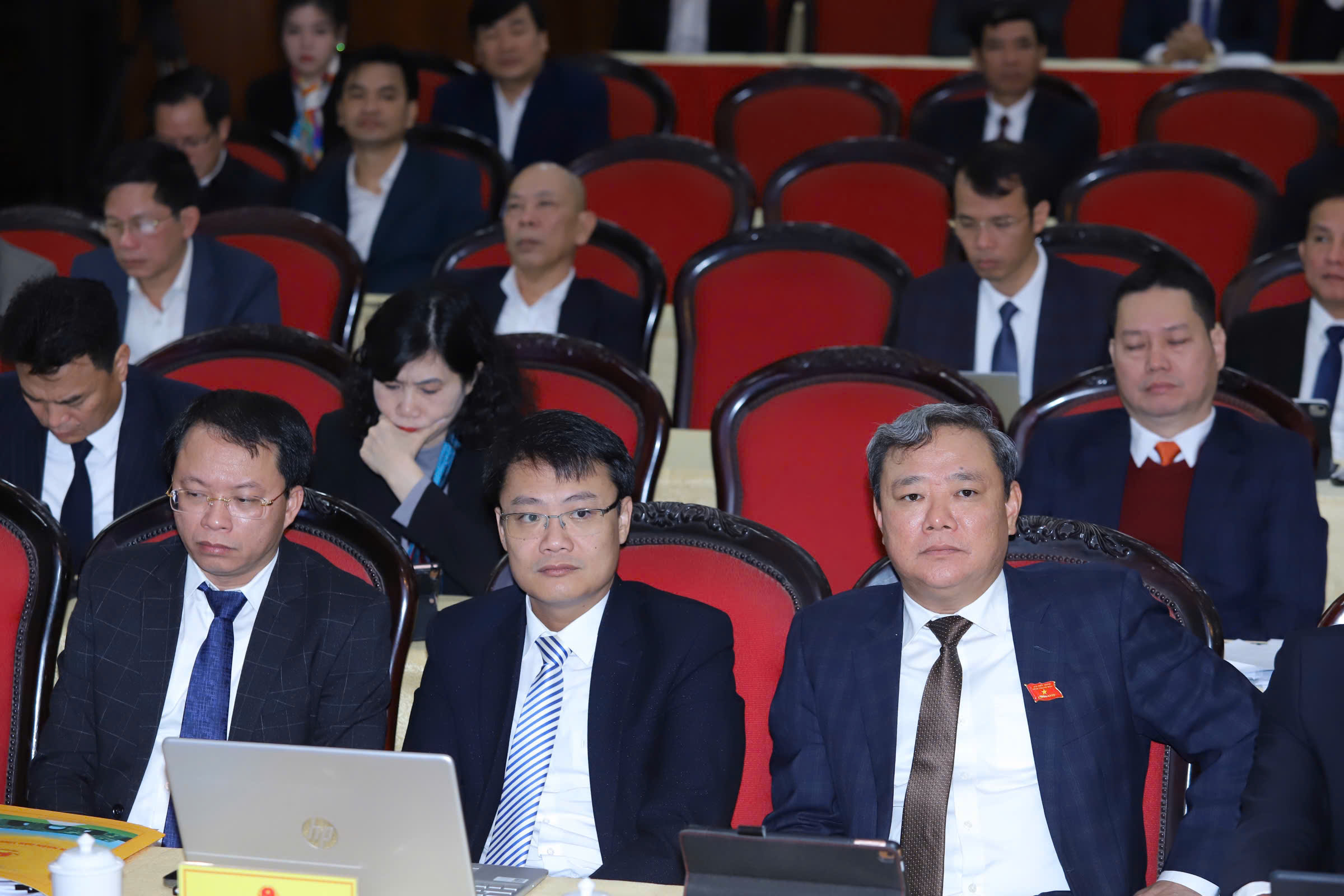 Chủ tịch tỉnh Thanh H&oacute;a n&oacute;i về đội b&oacute;ng xứ Thanh: "Tỉnh c&ograve;n ngh&egrave;o, c&agrave;ng đ&aacute; c&agrave;ng hay"- Ảnh 5.