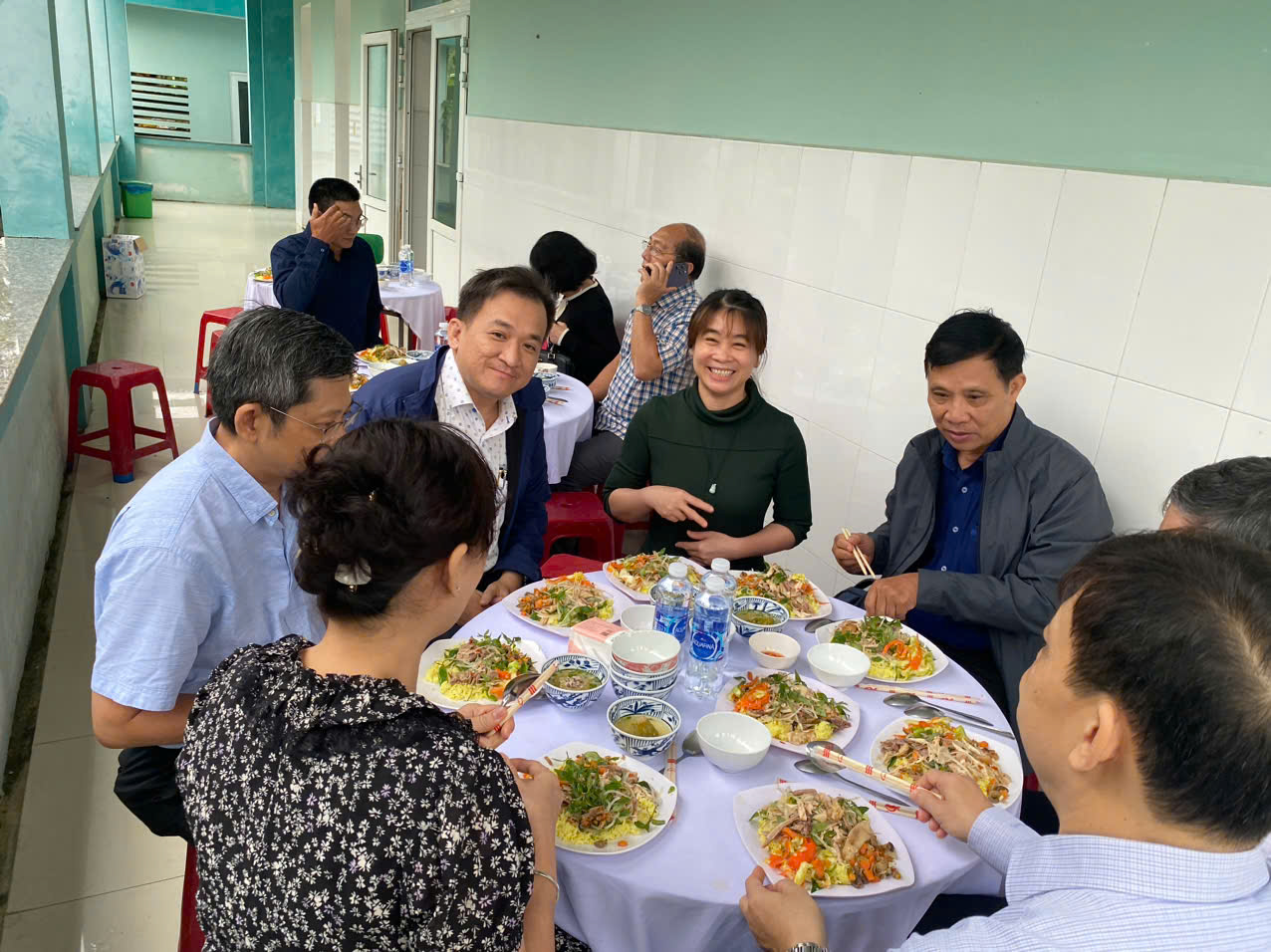 Bác sĩ đầu ngành Bệnh viện Chợ Rẫy khám bệnh miễn phí cho người dân Quảng Nam- Ảnh 35.