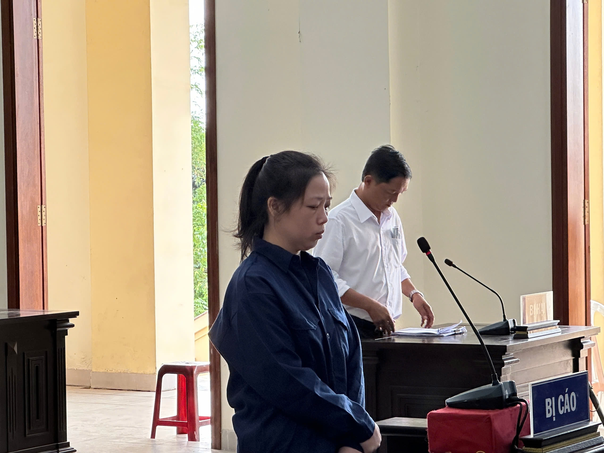 Cựu Chi cục trưởng thi h&agrave;nh &aacute;n chiếm đoạt hơn 20 tỉ đồng bỏ trốn, nữ kế to&aacute;n xin lỗi- Ảnh 1.