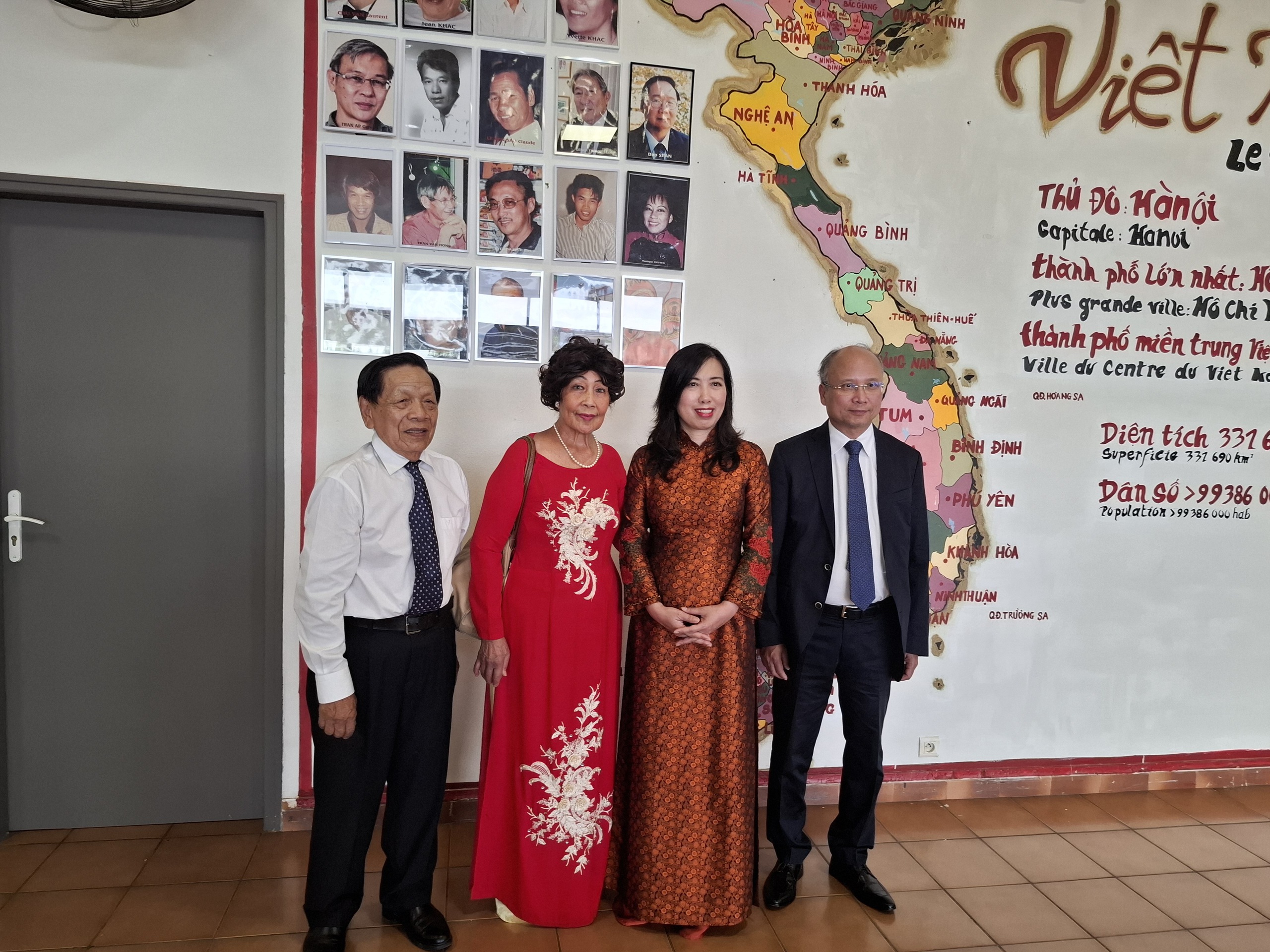 Khai trương Tủ s&aacute;ch tiếng Việt tại New Caledonia- Ảnh 2.
