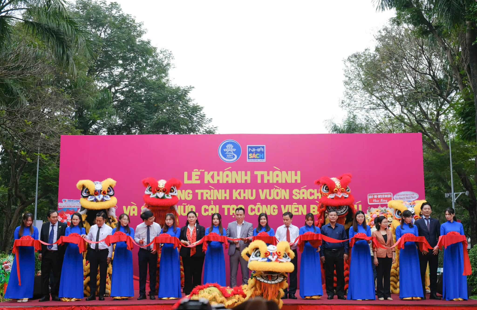 Kh&aacute;nh th&agrave;nh khu vườn s&aacute;ch tại c&ocirc;ng vi&ecirc;n B&igrave;nh Ph&uacute; quận 6- Ảnh 1.