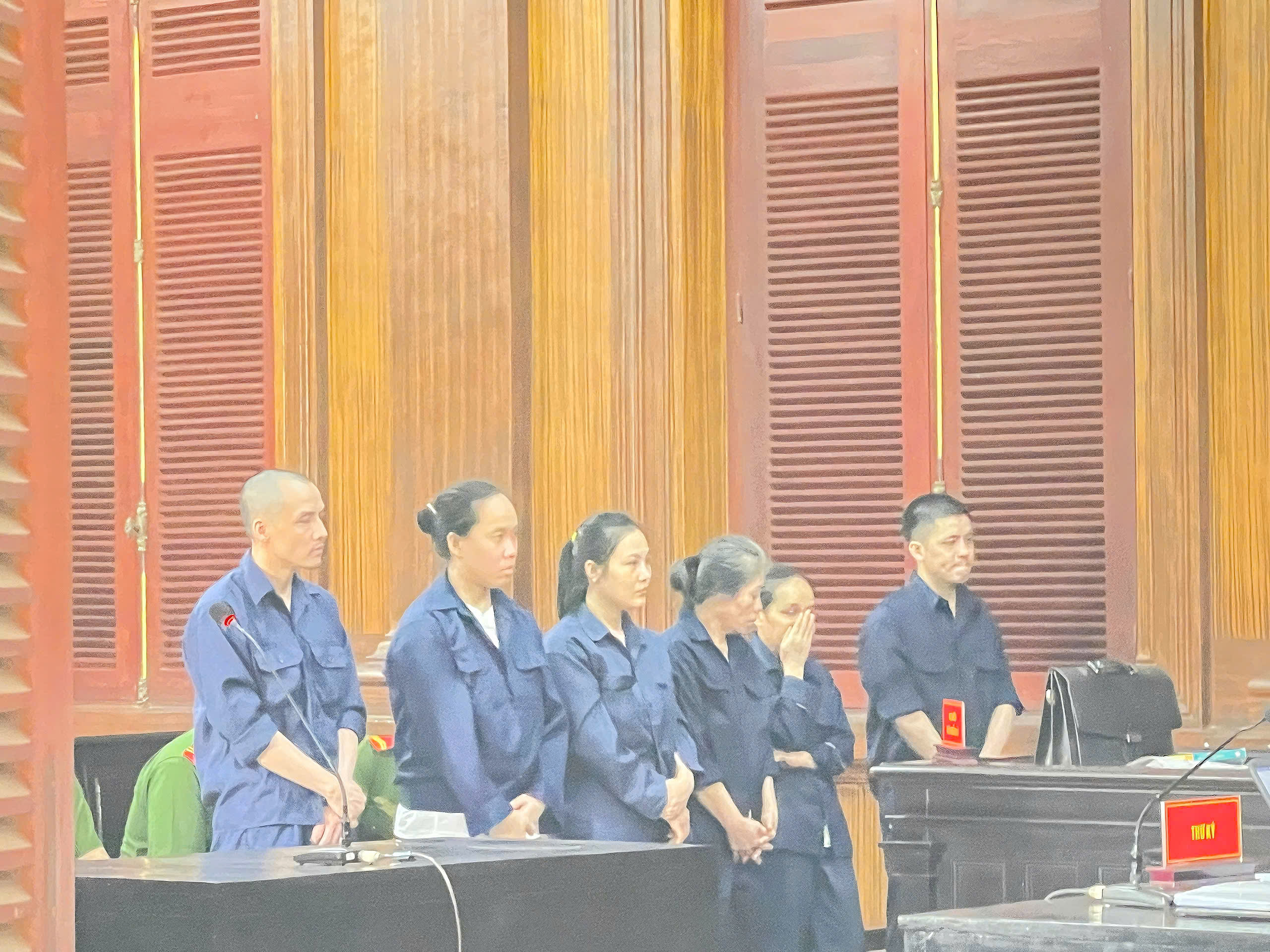 4 người bị tuy&ecirc;n &aacute;n tử h&igrave;nh v&igrave; một kẻ kh&ocirc;ng r&otilde; lai lịch- Ảnh 1.