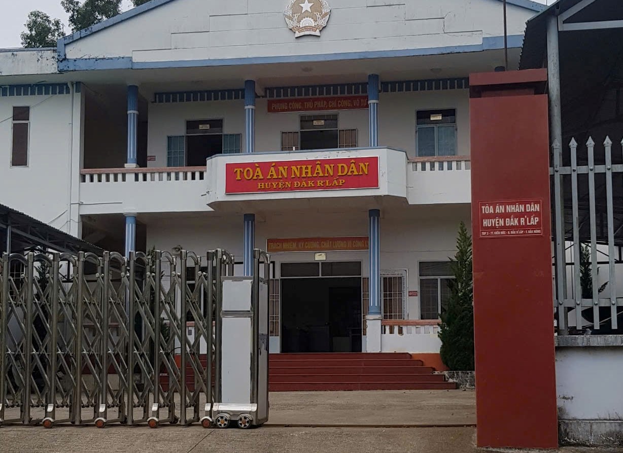 Cưỡng chế nhầm đất, UBND huyện bị đ&ograve;i bồi thường hơn 8 tỉ đồng- Ảnh 1.