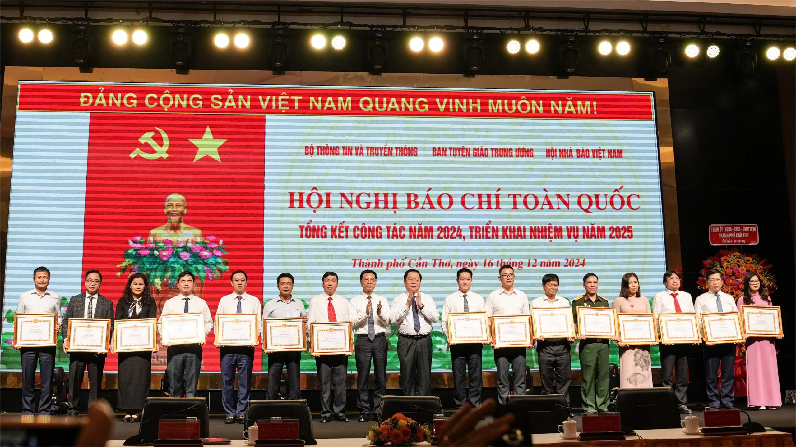 N&acirc;ng cao chất lượng, hiệu quả th&ocirc;ng tin, tuy&ecirc;n truyền tr&ecirc;n b&aacute;o ch&iacute;- Ảnh 5.