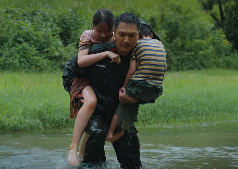 "Kh&ocirc;ng thời gian" đong đầy cảm x&uacute;c t&igrave;nh qu&acirc;n d&acirc;n, t&igrave;nh đồng đội- Ảnh 4.