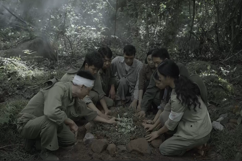 "Kh&ocirc;ng thời gian" đong đầy cảm x&uacute;c t&igrave;nh qu&acirc;n d&acirc;n, t&igrave;nh đồng đội- Ảnh 3.
