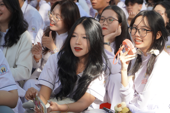 Theo đề xuất của TP HCM, trẻ mầm non dưới 5 tuổi và học sinh THPT, giáo dục thường xuyên hệ THPT công lập và ngoài công lập sẽ được hỗ trợ học phí từ năm học 2025-2026 tương đương mức học phí đang đóng hiện nay