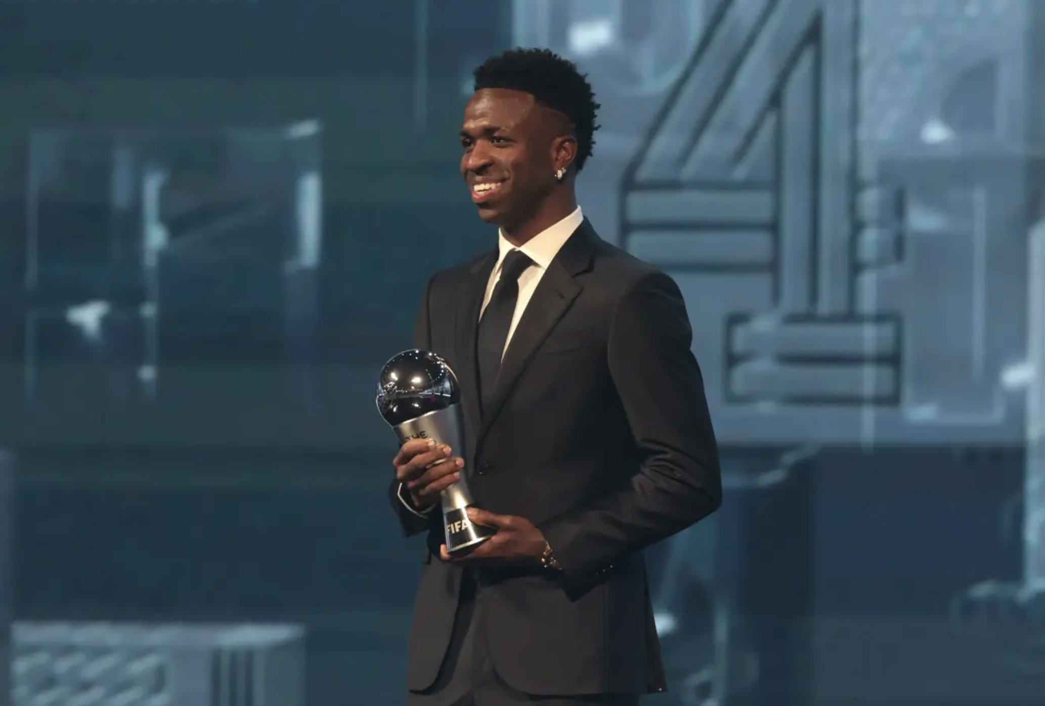 FIFA The Best 2024: Vinicius Junior đăng quang sau c&uacute; sốc Quả b&oacute;ng v&agrave;ng- Ảnh 1.