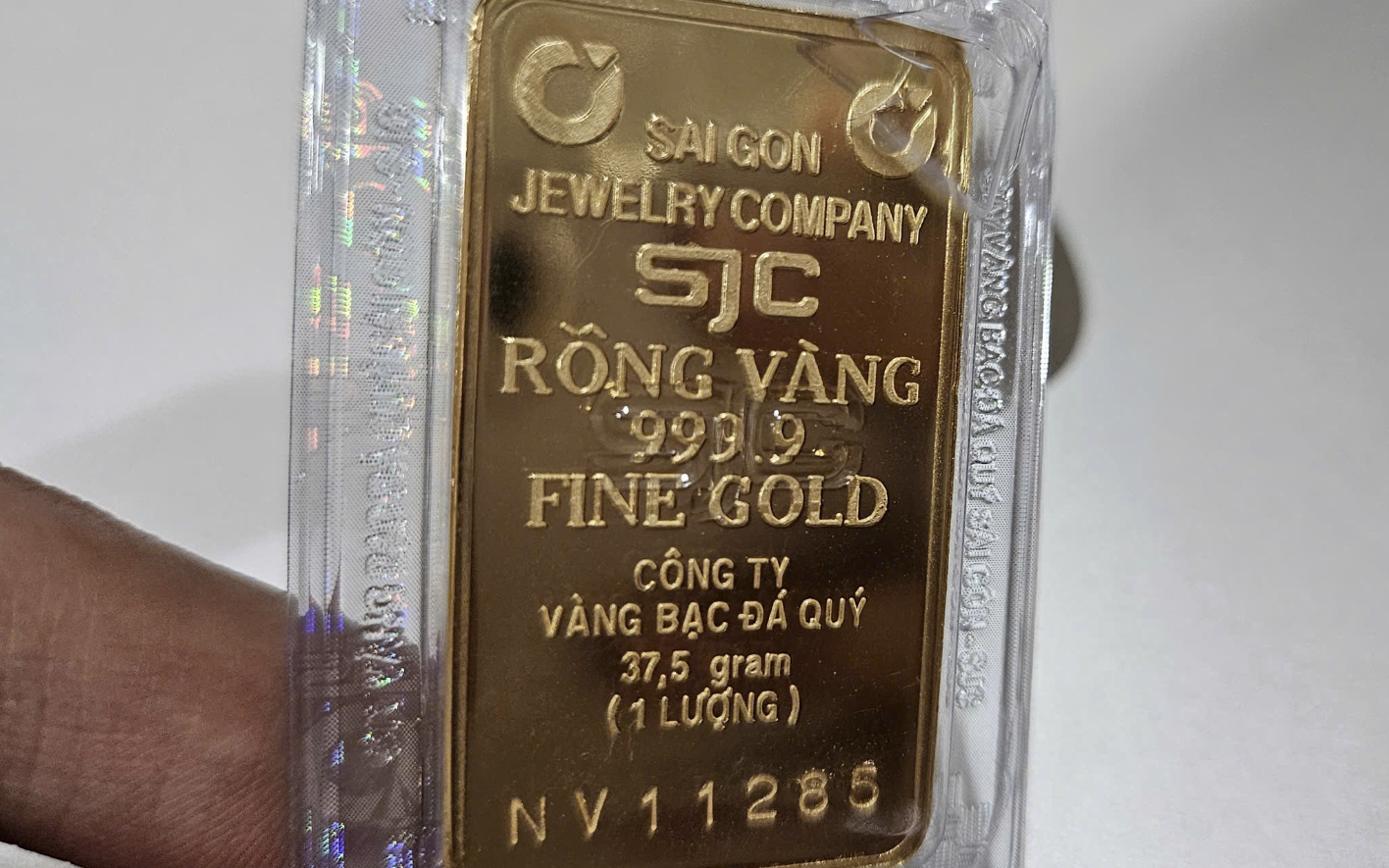 Giá vàng trong nước "bất động", "nín thở" chờ tín hiệu của FED