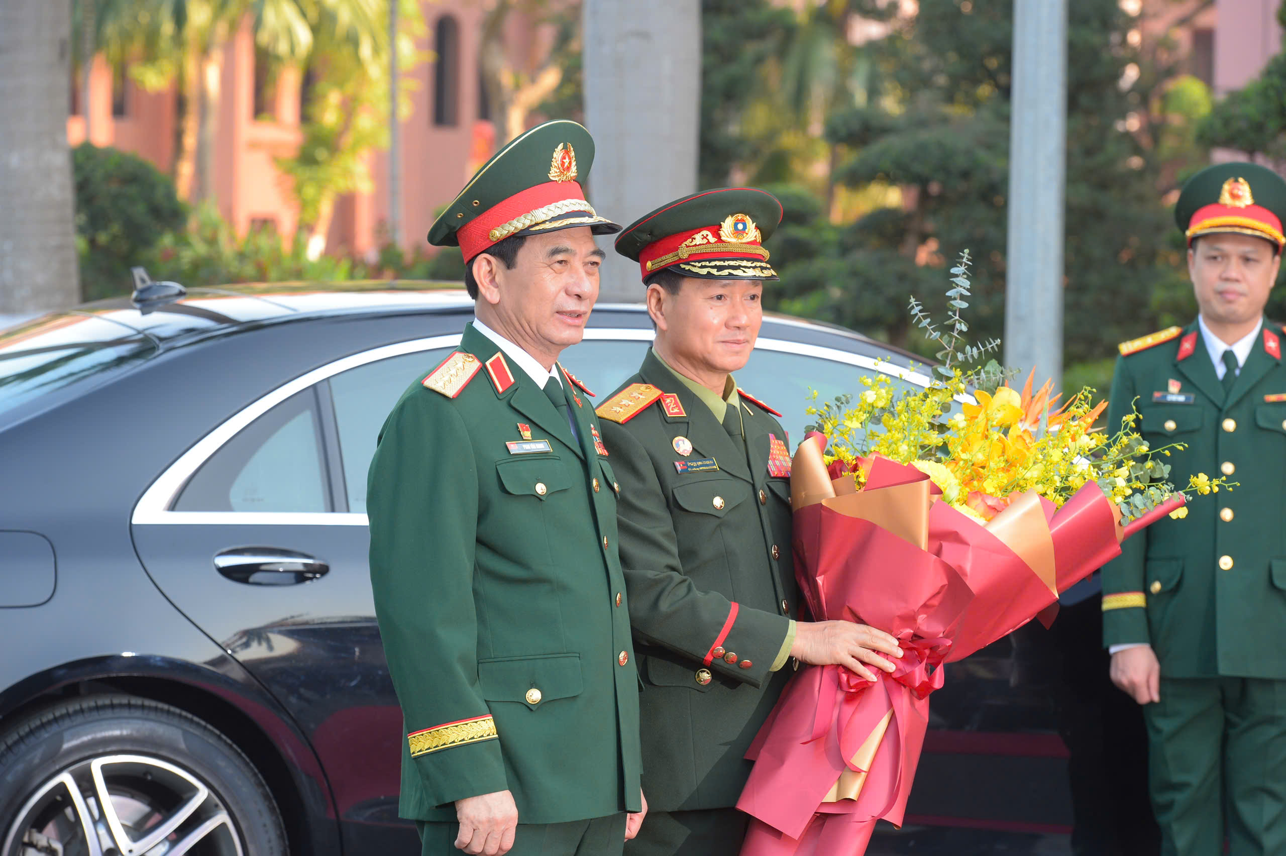 Đại tướng Phan Văn Giang đón Bộ trưởng Quốc phòng Lào thăm chính thức Việt Nam- Ảnh 1.