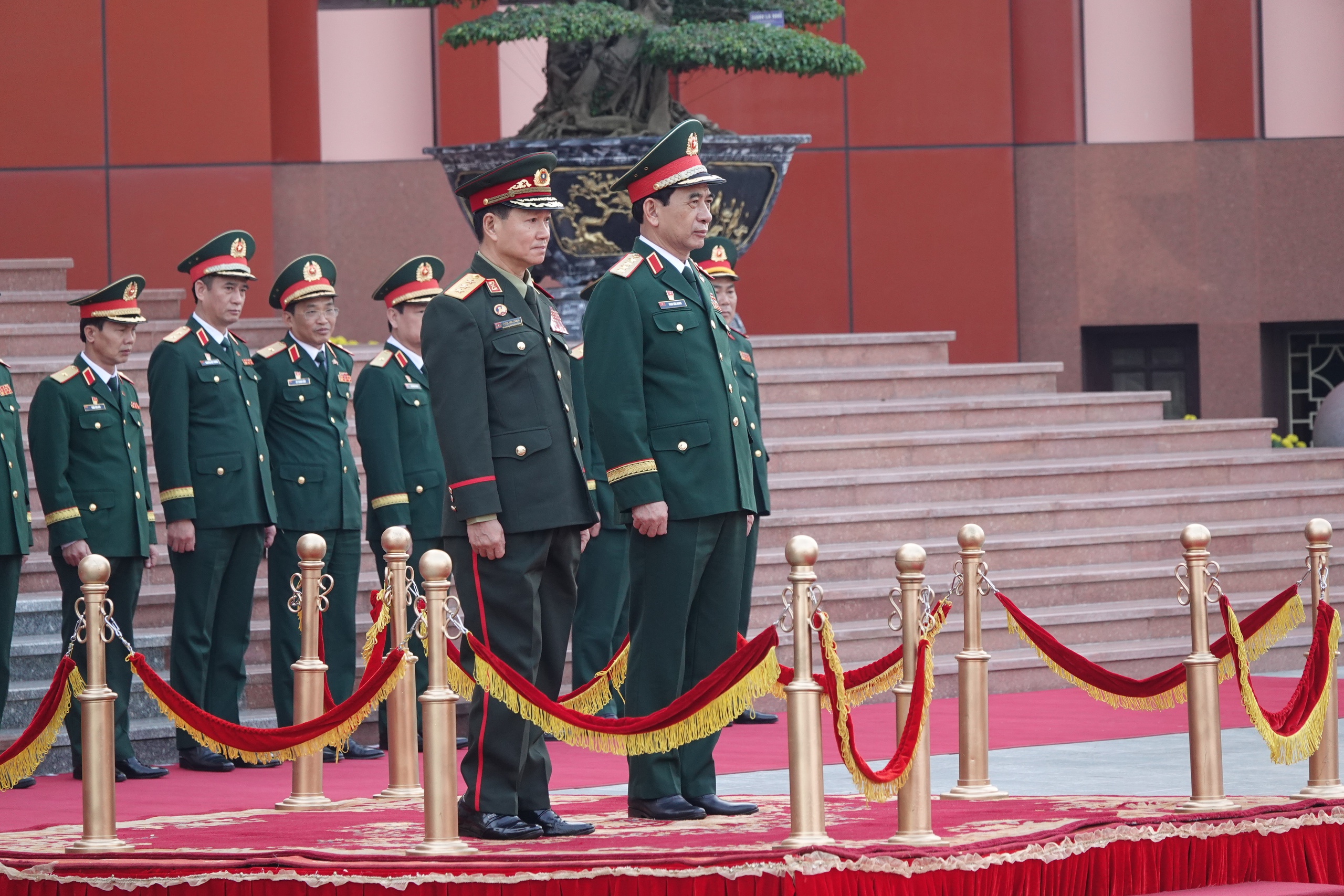 Đại tướng Phan Văn Giang đón Bộ trưởng Quốc phòng Lào thăm chính thức Việt Nam- Ảnh 2.