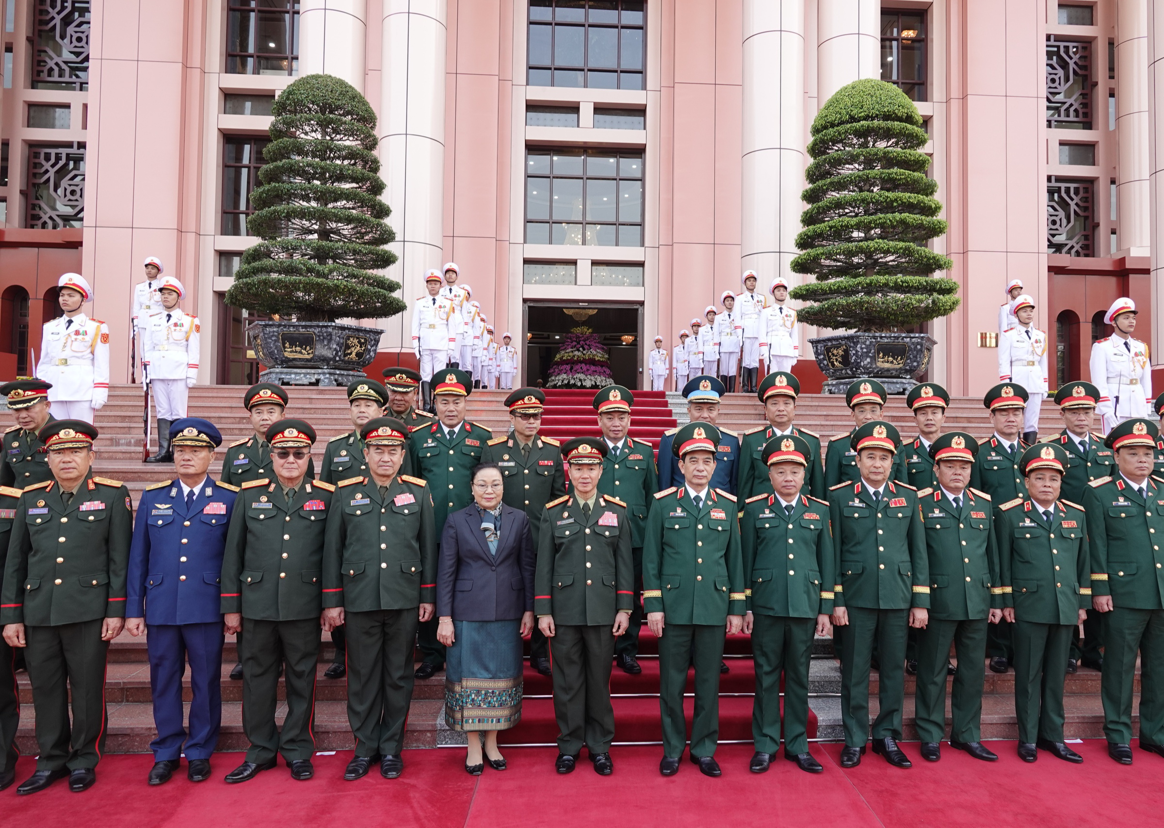 Đại tướng Phan Văn Giang đón Bộ trưởng Quốc phòng Lào thăm chính thức Việt Nam- Ảnh 5.