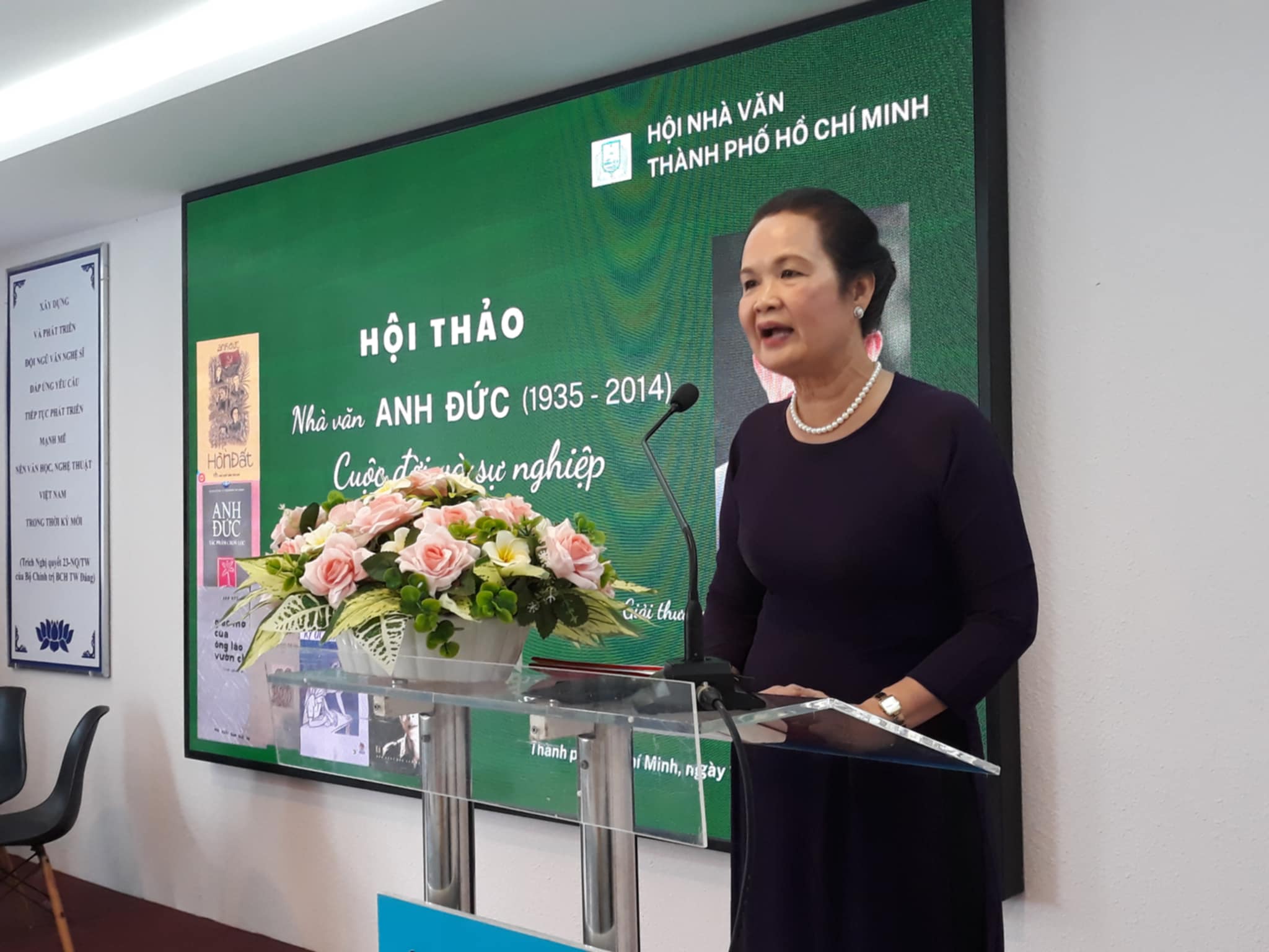 T&ocirc;n vinh v&agrave; &ocirc;n kỷ niệm về nh&agrave; văn Anh Đức- Ảnh 1.