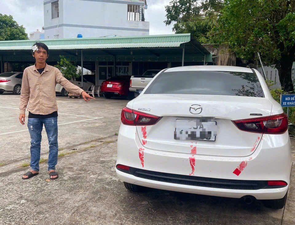 Nam thanh ni&ecirc;n c&ugrave;ng b&eacute; g&aacute;i 12 tuổi đi cướp &ocirc; t&ocirc;- Ảnh 2.