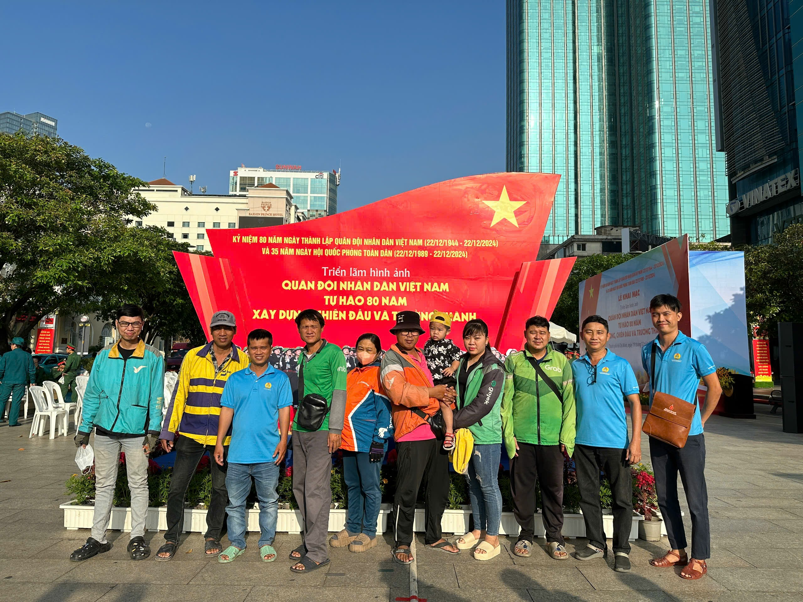 Khai mạc triển l&atilde;m "Qu&acirc;n đội nh&acirc;n d&acirc;n Việt Nam- Tự h&agrave;o 80 năm x&acirc;y dựng, chiến đấu v&agrave; trưởng th&agrave;nh"- Ảnh 6.