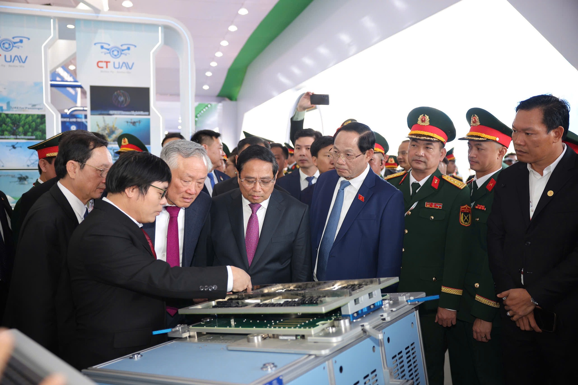 CT Group v&agrave; những dấu ấn c&ocirc;ng nghệ tại Triển l&atilde;m Quốc ph&ograve;ng Quốc tế Việt Nam 2024- Ảnh 1.