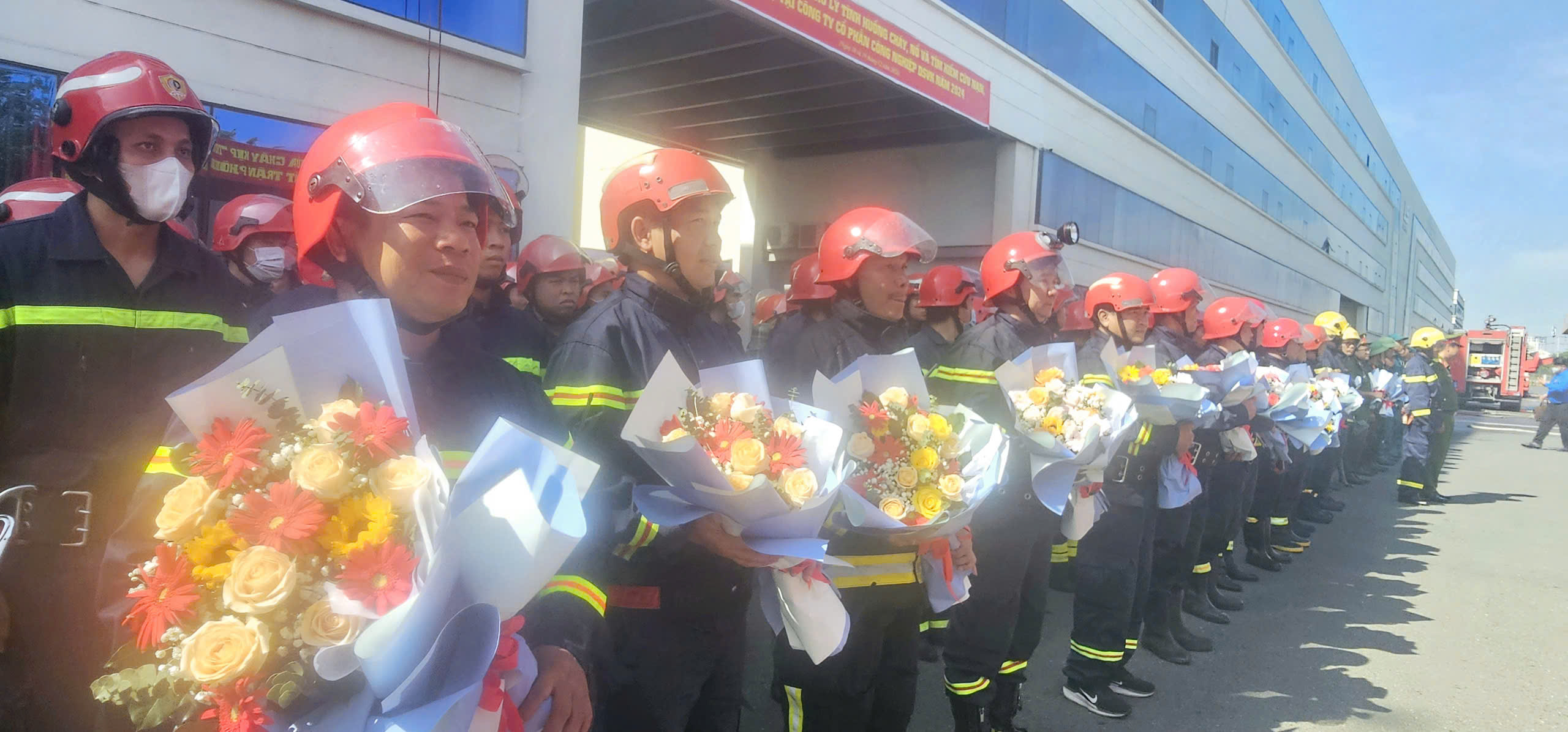 Hình ảnh diễn tập sự cố cháy nổ ở công ty có 2.700 công nhân- Ảnh 10.