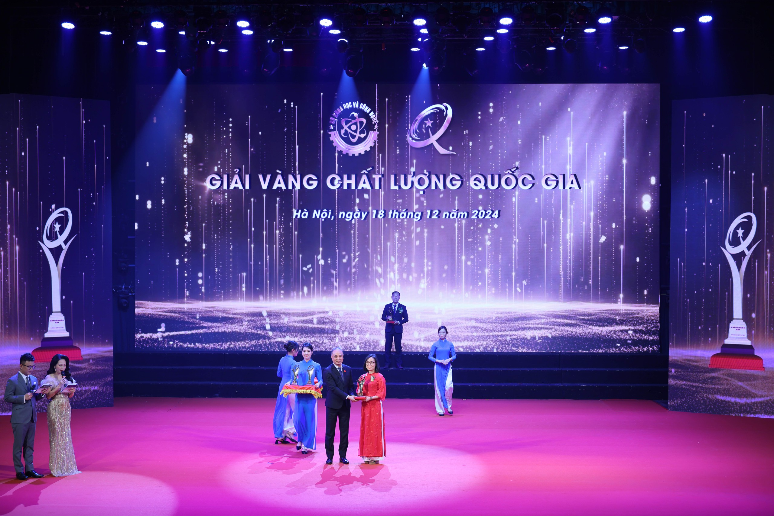 Doanh nghiệp sữa C&ocirc; g&aacute;i H&agrave; Lan nhận Giải v&agrave;ng Chất lượng Quốc gia- Ảnh 1.