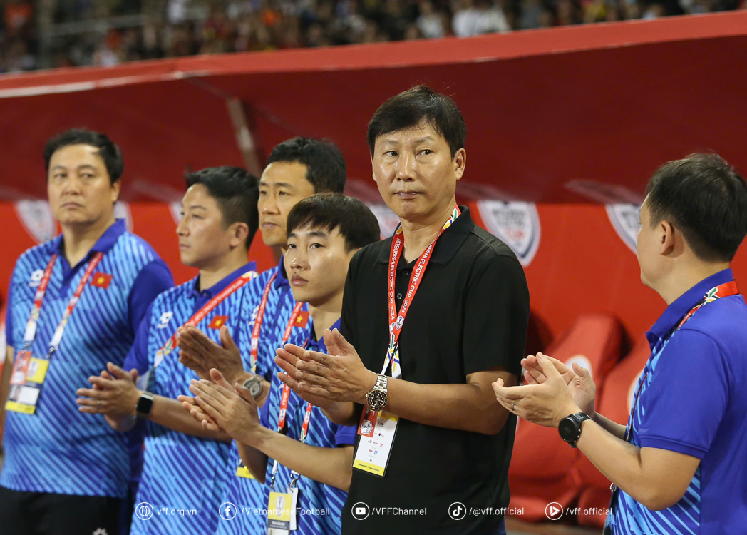 HLV Kim Sang-sik h&aacute;o hức chờ Nguyễn Xu&acirc;n Son xung trận- Ảnh 1.