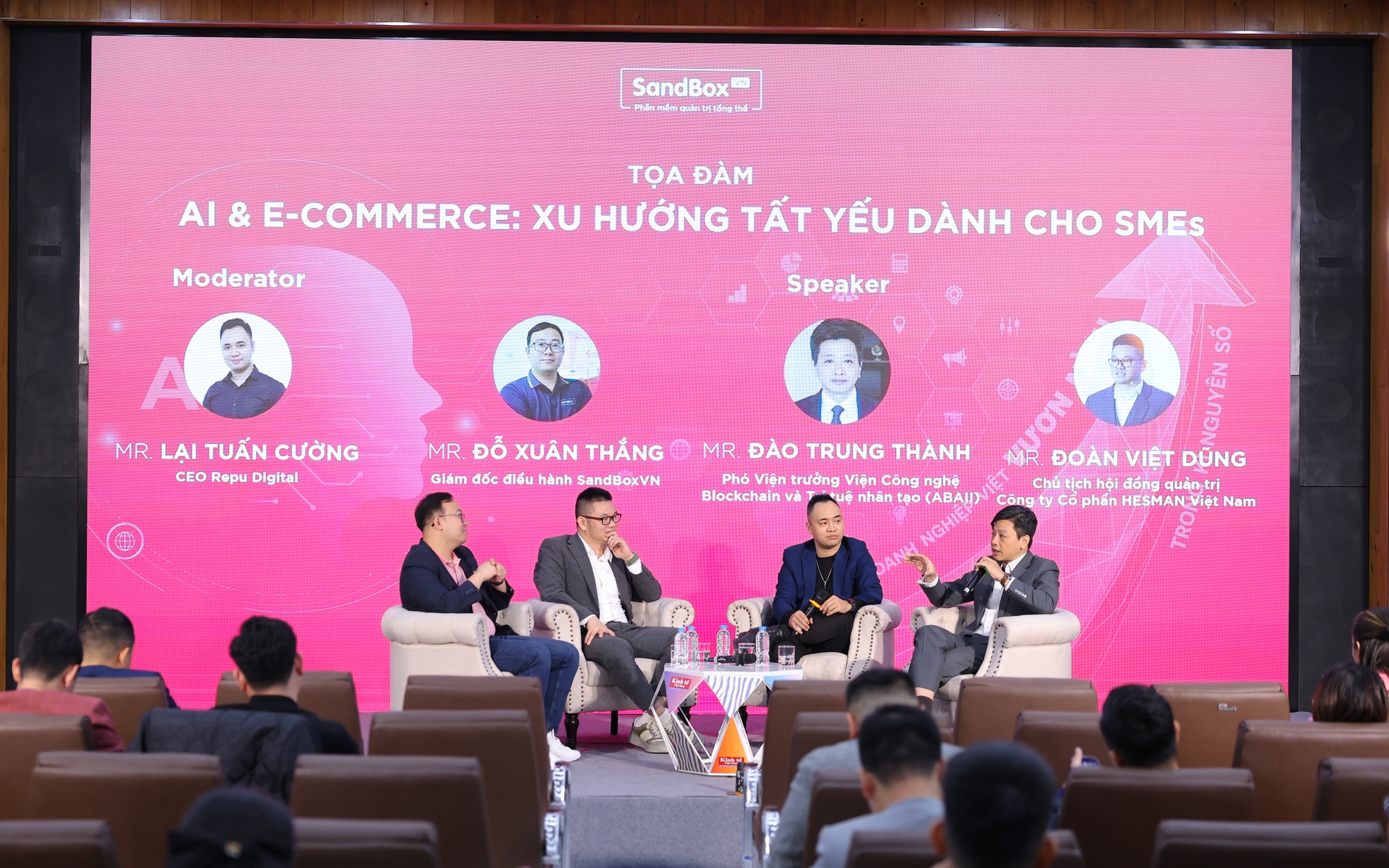 Ra mắt phần mềm SandboxVN và tọa đàm "AI và E-commerce"