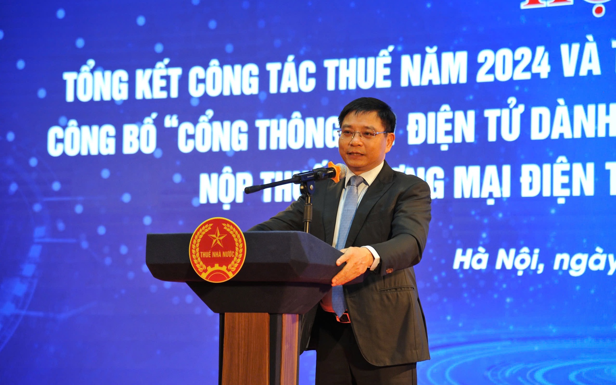 Ngành thuế lần đầu thu ngân sách vượt 1,7 triệu tỉ đồng, Bộ trưởng Nguyễn Văn Thắng chỉ đạo gì?
