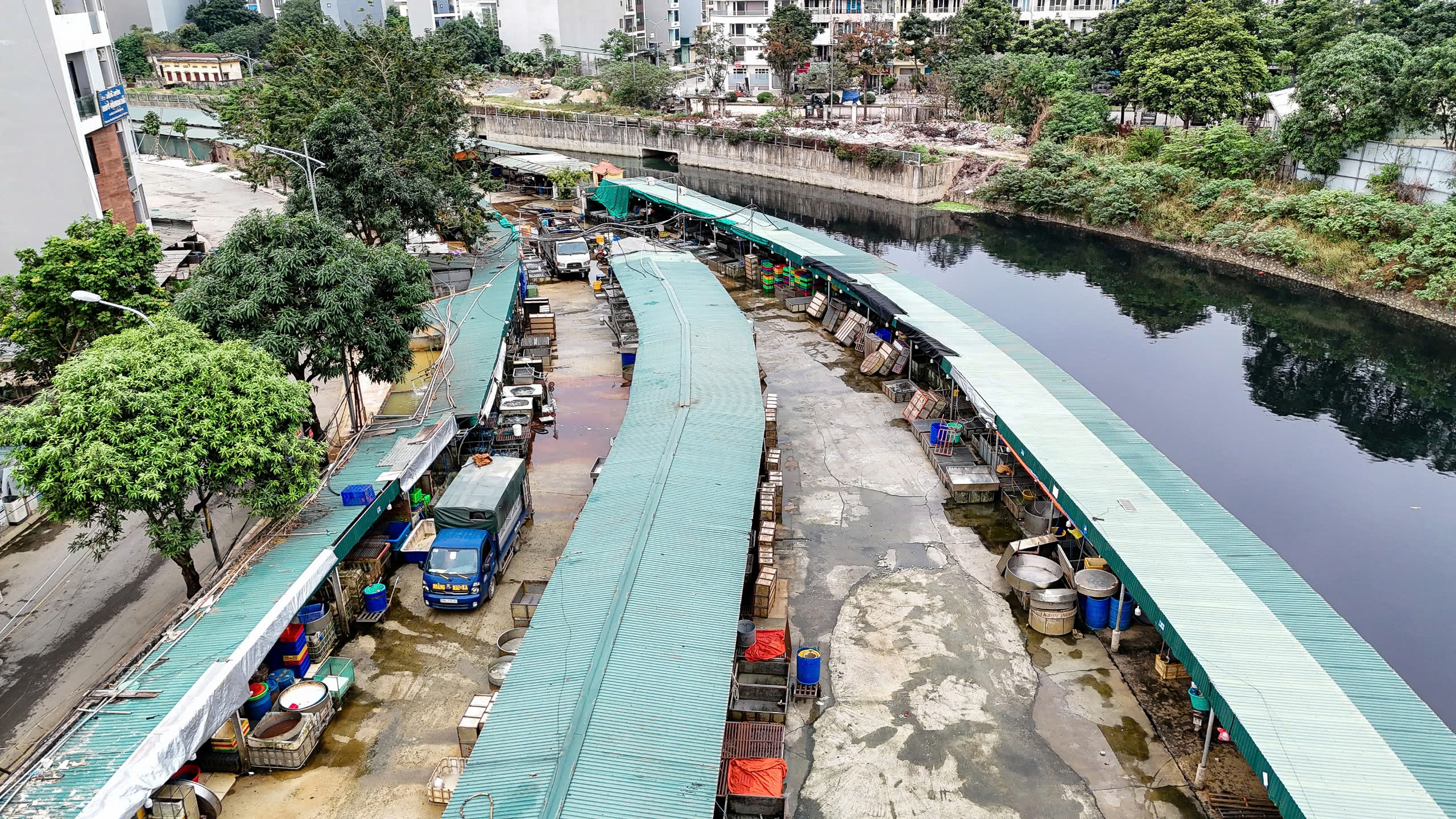 Vụ "Chợ La Kh&ecirc; tr&aacute;i ph&eacute;p 10 năm kh&ocirc;ng ai biết": Ch&iacute;nh quyền n&oacute;i g&igrave;?- Ảnh 1.