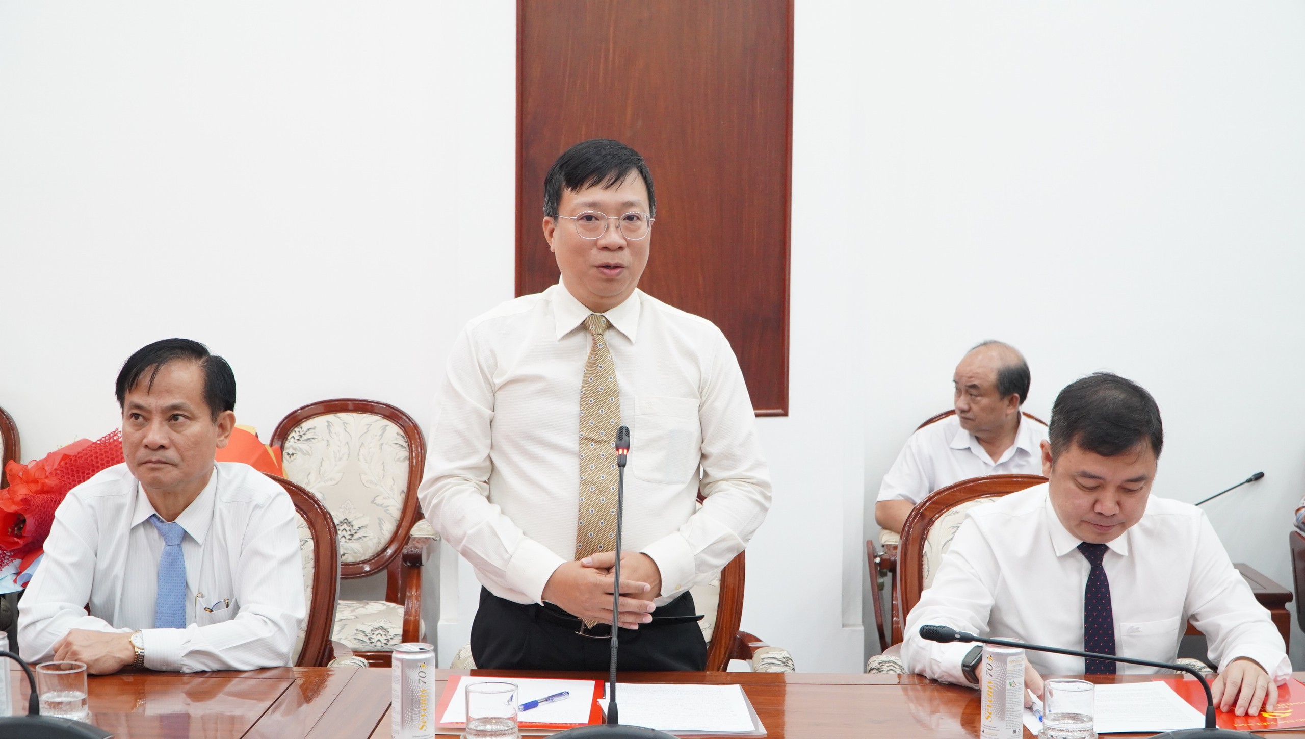 Gi&aacute;m đốc Sở Quy hoạch - Kiến tr&uacute;c TP HCM l&agrave;m B&iacute; thư Huyện ủy B&igrave;nh Ch&aacute;nh- Ảnh 2.