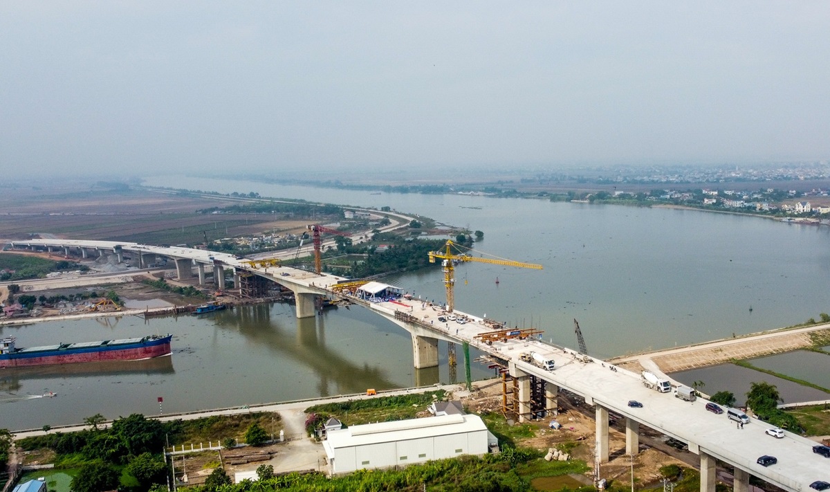 Hợp long cầu ng&agrave;n tỉ nối 2 tỉnh ở đồng bằng s&ocirc;ng Hồng- Ảnh 1.