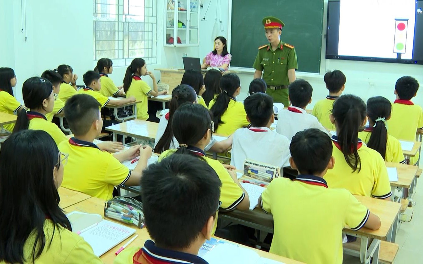 Giáo viên sẽ bị xử lý trách nhiệm khi để học sinh vi phạm giao thông