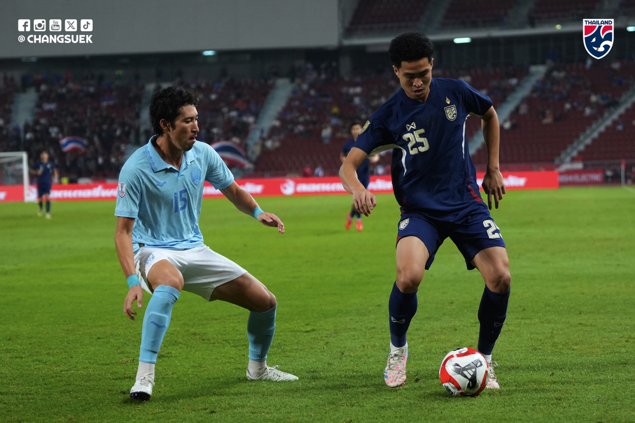 ASEAN Cup 2024: Th&aacute;i Lan thắng ngược Campuchia, x&aacute;c định 2 v&eacute; b&aacute;n kết bảng A- Ảnh 1.