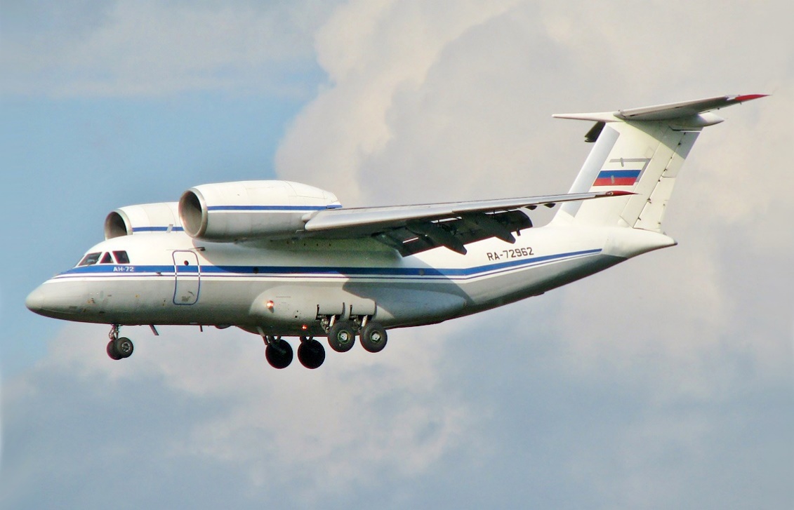 https://upload.wikimedia.org/wikipedia/commons/e/e2/Russian_Air_Force_-_Antonov_An-72.jpg