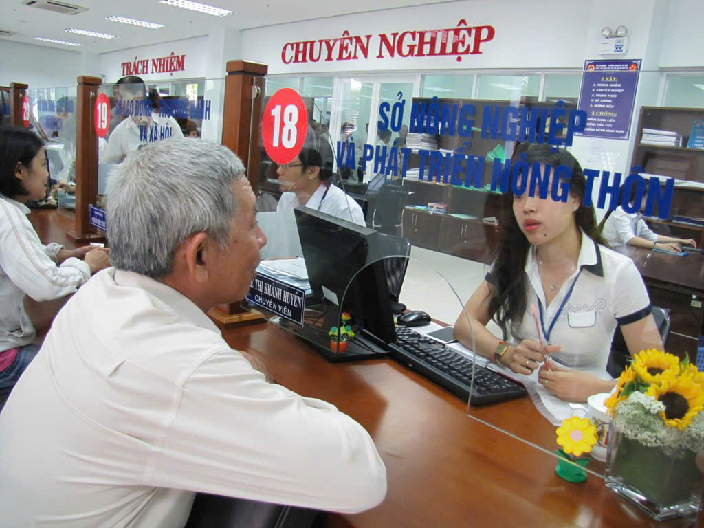 Ph&oacute; Chủ tịch UBND TP Đ&agrave; Nẵng: Tinh giản kh&ocirc;ng phải ngay một l&uacute;c l&agrave; cắt- Ảnh 2.
