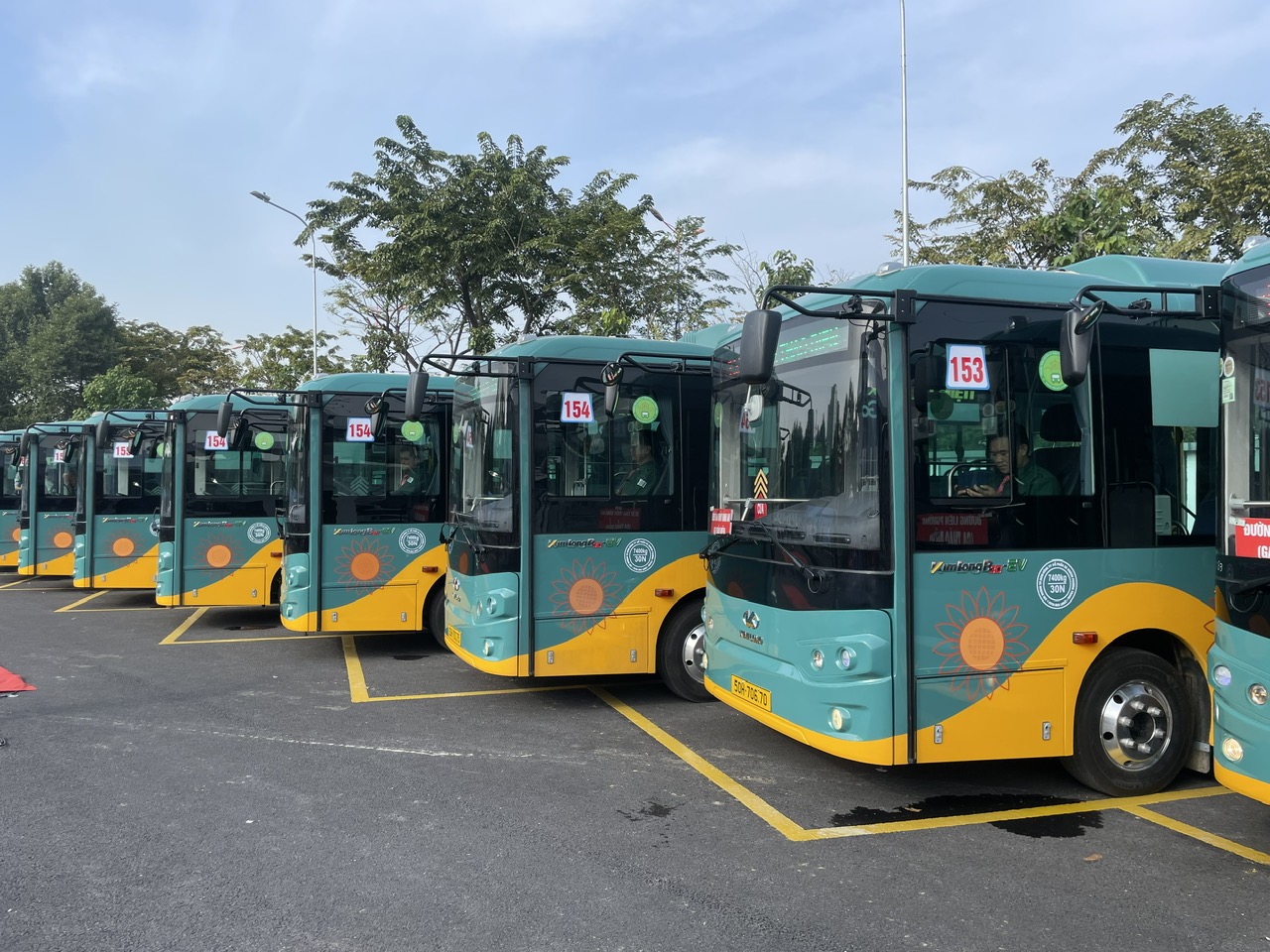 Khai trương 17 tuyến xe bu&yacute;t kết nối metro số 1- Ảnh 1.