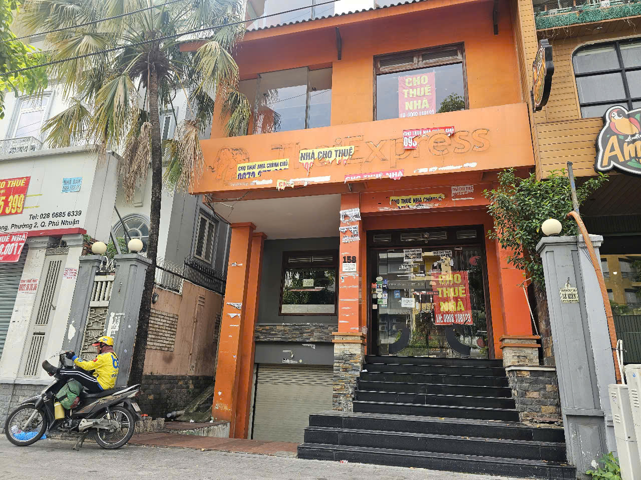H&agrave;ng qu&aacute;n tại TP HCM lại đua nhau đ&oacute;ng cửa, chuyện g&igrave; đang xảy ra?- Ảnh 1.