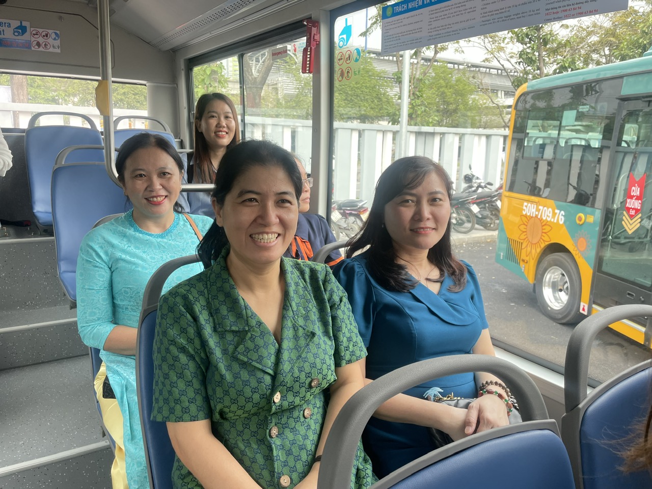 Khai trương 17 tuyến xe bu&yacute;t kết nối metro số 1- Ảnh 3.
