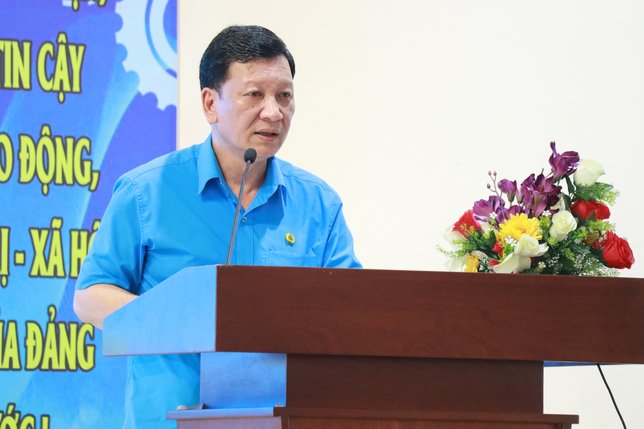 &Ocirc;ng Trương Hồng Sơn, UVTV - Chủ nhiệm UBKT LĐLĐ TP HCM ph&aacute;t biểu tại hội nghị tổng kết phong tr&agrave;o CNVC-LĐ v&agrave; hoạt động C&ocirc;ng đo&agrave;n Quận 8 năm 2024