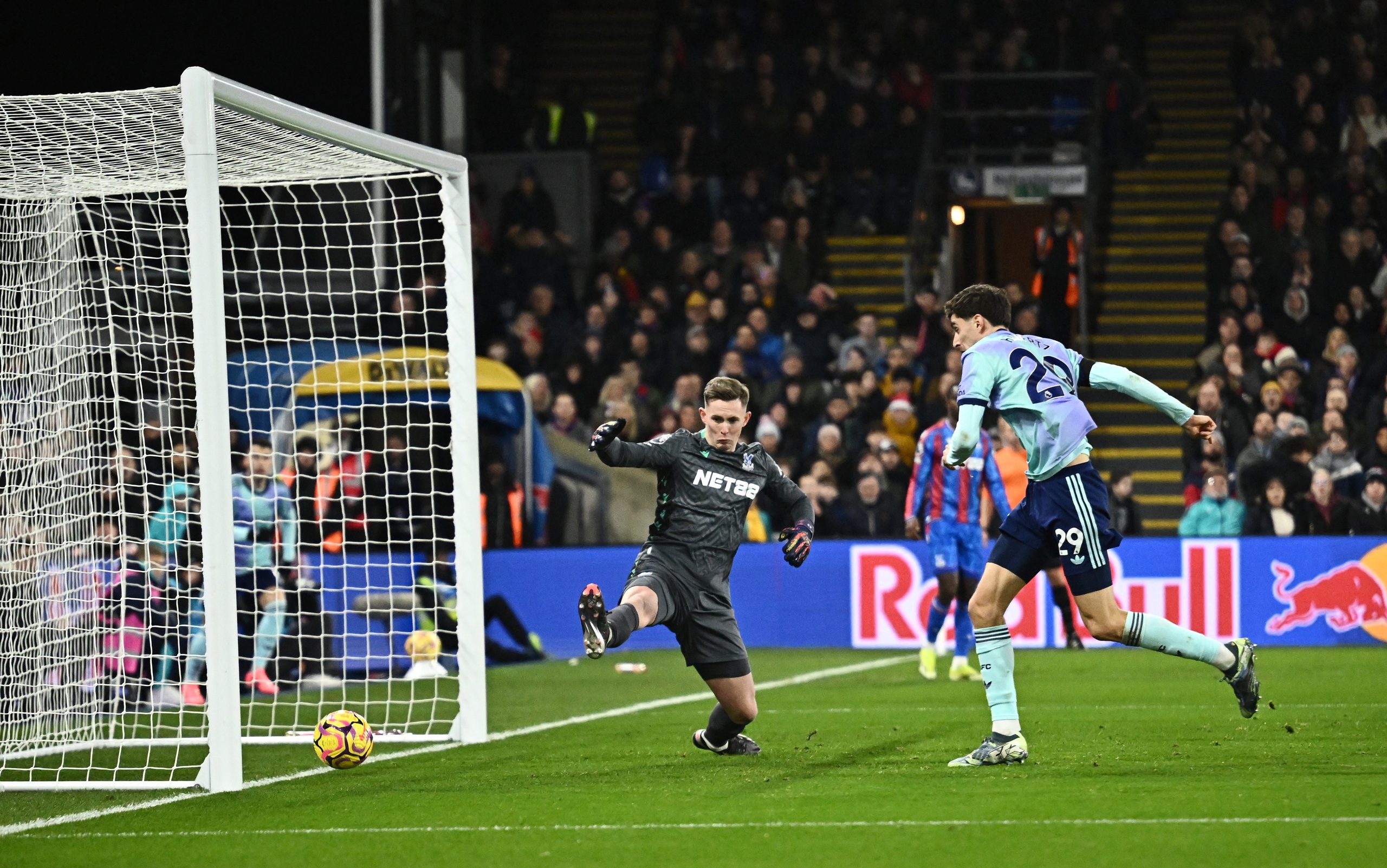 Đ&egrave; bẹp chủ nh&agrave; Crystal Palace, Arsenal vững ch&acirc;n Top 3 Ngoại hạng- Ảnh 4.