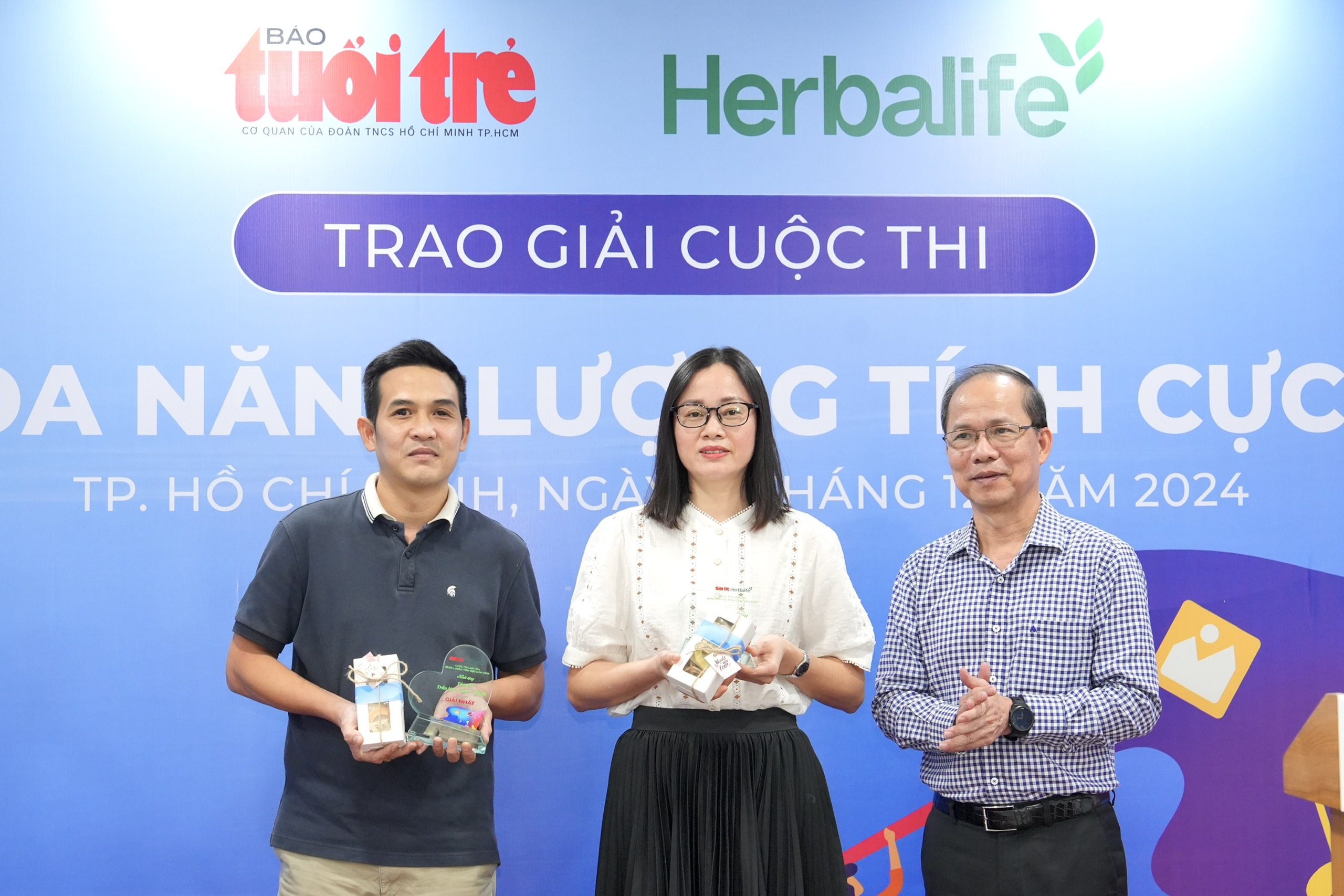 B&aacute;o Tuổi Trẻ trao giải Cuộc thi "Lan tỏa năng lượng t&iacute;ch cực"- Ảnh 2.