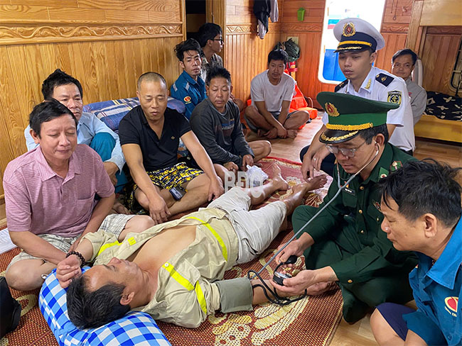 14 thuyền vi&ecirc;n c&ugrave;ng t&agrave;u h&agrave;ng gặp nạn tr&ecirc;n v&ugrave;ng biển B&igrave;nh Định- Ảnh 1.
