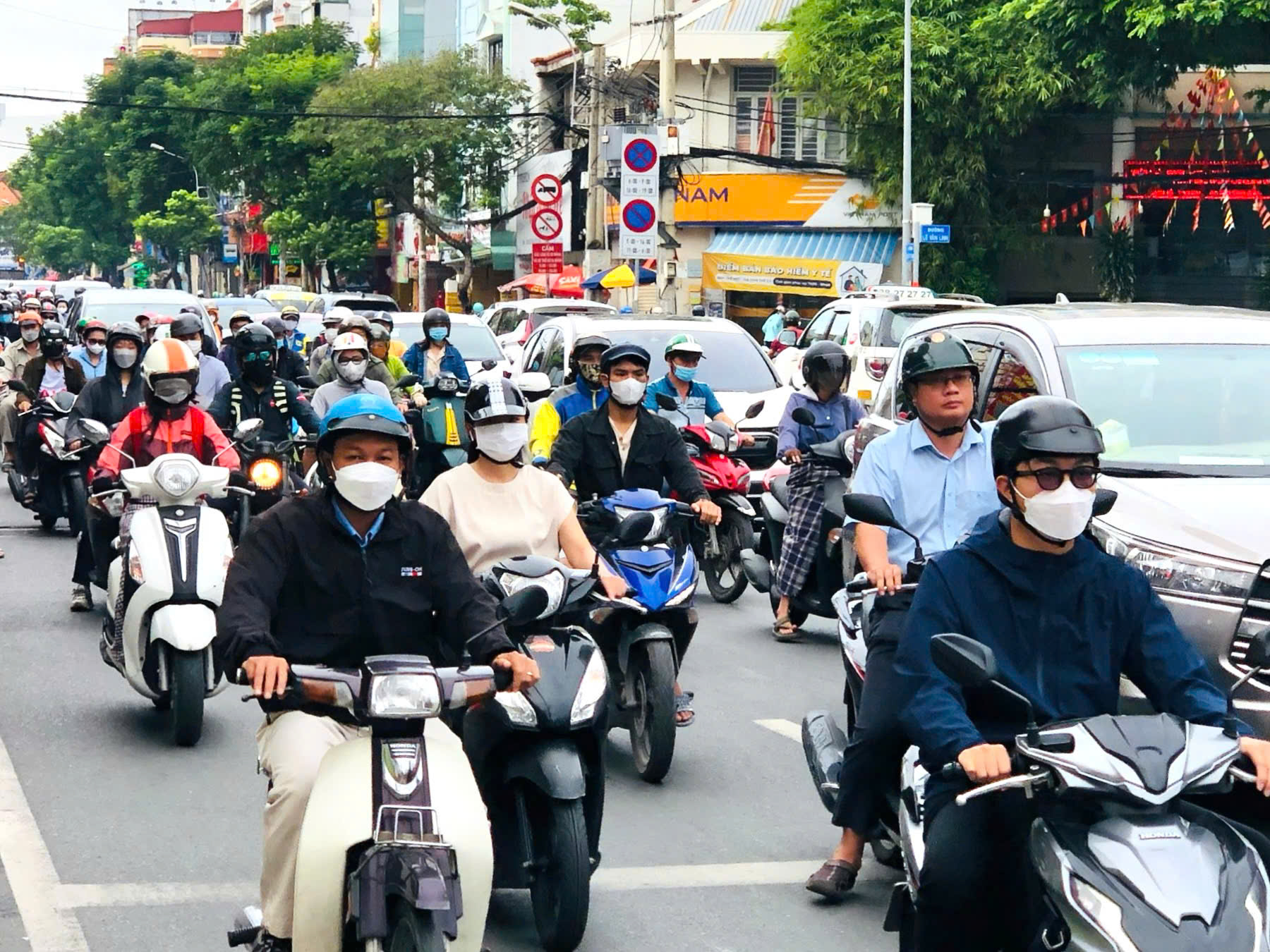 Thời tiết TP HCM h&ocirc;m nay, 23-12: S&aacute;ng v&agrave; đ&ecirc;m trời se lạnh- Ảnh 1.