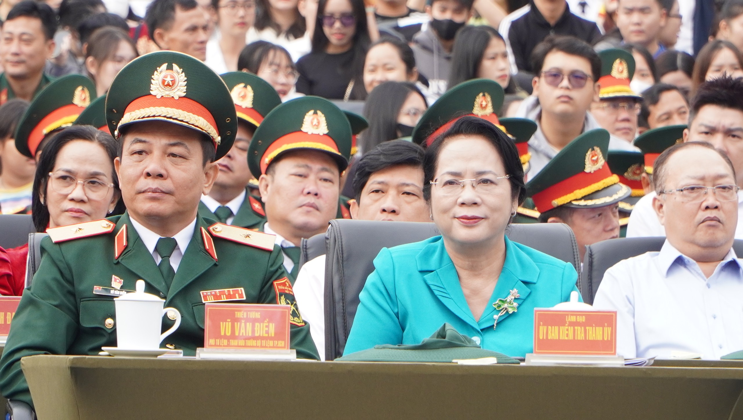 Ấn tượng những m&agrave;n biểu diễn đặc sắc của h&agrave;ng ng&agrave;n qu&acirc;n d&acirc;n tr&ecirc;n Phố đi bộ Nguyễn Huệ- Ảnh 3.
